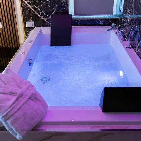 Albadea Suites&jacuzzi Guest house Rome