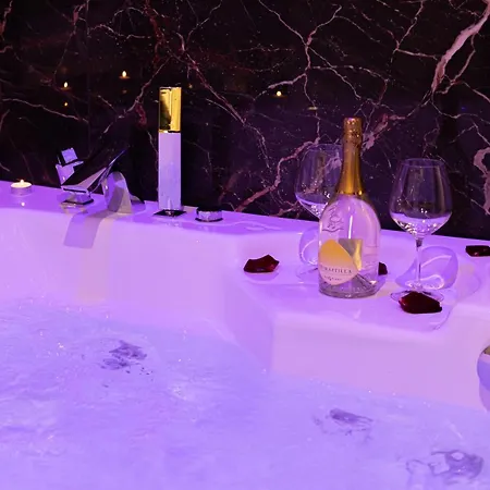 Guest house Albadea Suites&jacuzzi *