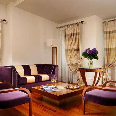 Deco Hotel
