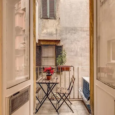 Apartment Monti Coliseum 2nd Floor 3 Bedroom