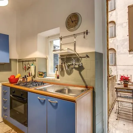 Monti Coliseum 2nd Floor 3 Bedroom Apartment Rome