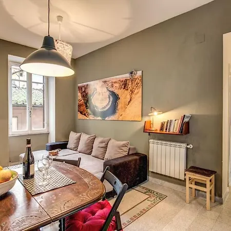 Monti Coliseum 2nd Floor 3 Bedroom * Rome