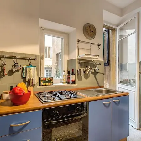 Monti Coliseum 2nd Floor 3 Bedroom * Rome