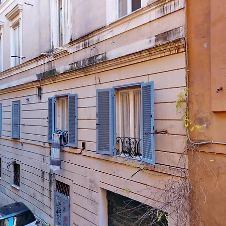 Ych-bright Navona Apartment