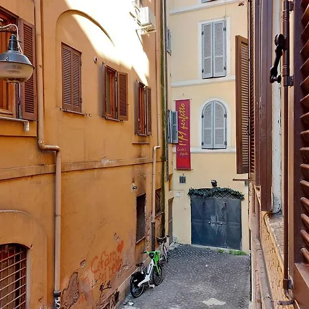 Ych-bright Navona Apartment