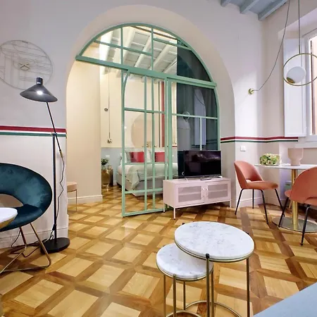 Ych-bright Navona Apartment