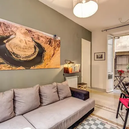 Apartment Monti Coliseum 2nd Floor 3 Bedroom