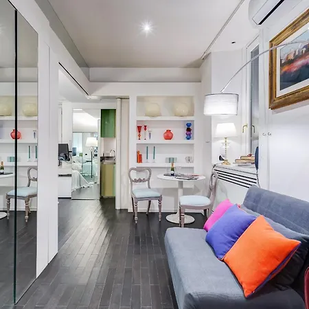 Via Condotti Private Appartement *