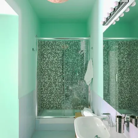 Tarshito Gallery House בית הארחה *