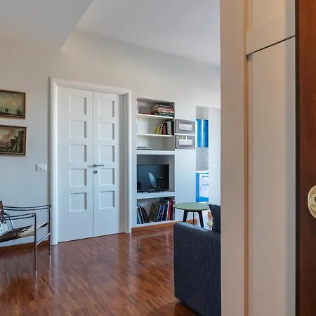 Bright With Views Of San Pietro