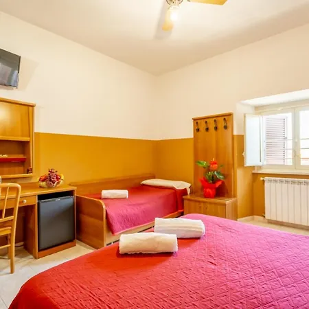 Pensión Now Rome-address Via Palestro,56- Breakfast Included