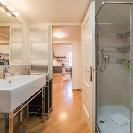 Iflat Ape Ponte Sisto Apartment *