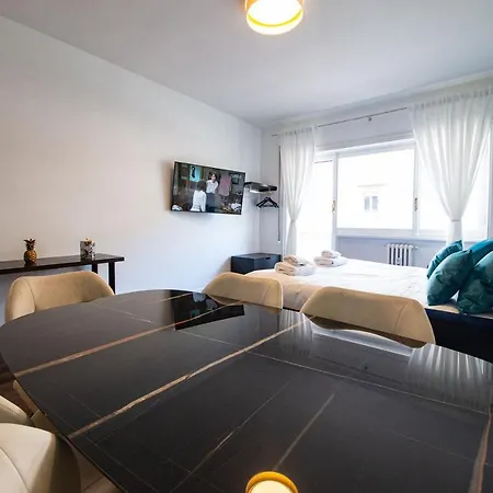 My Vatican Place Apartment *