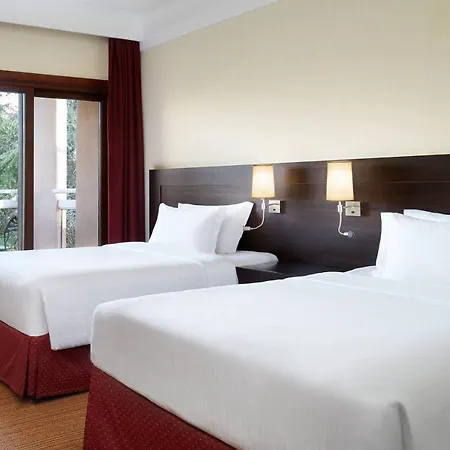 Courtyard By Marriott Park Hotel