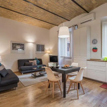 The Rent - Elegant Flat Near Colosseum Rome
