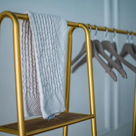 Hold - Luxury Bed & Breakfast 2*