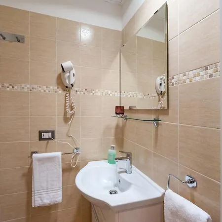 Monticello Via Cavour Guest house 3*