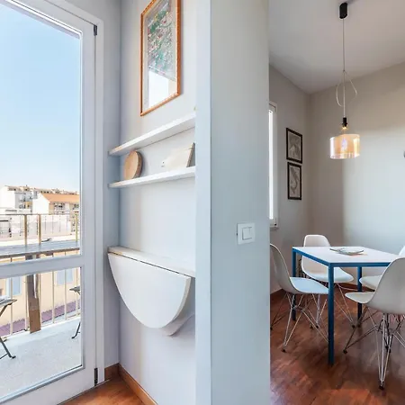 Bright With Views Of San Pietro Apartment