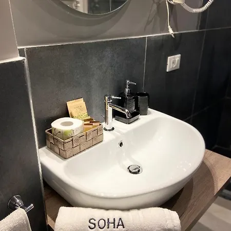 Soha Piazza Di Spagna Boutique Gasthuis *
