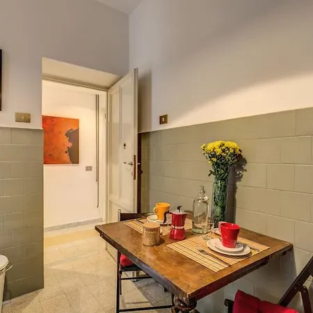 Monti Coliseum 2nd Floor 3 Bedroom Apartment Rome