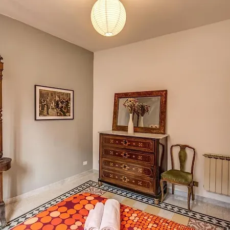 Monti Coliseum 2nd Floor 3 Bedroom Apartment Rome