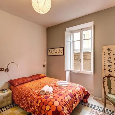 Monti Coliseum 2nd Floor 3 Bedroom * Rome