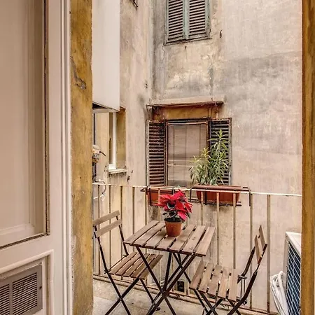 Apartment Monti Coliseum 2nd Floor 3 Bedroom Rome