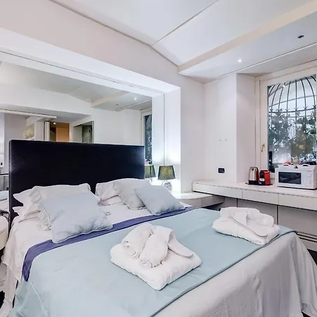 Via Condotti Private Appartement