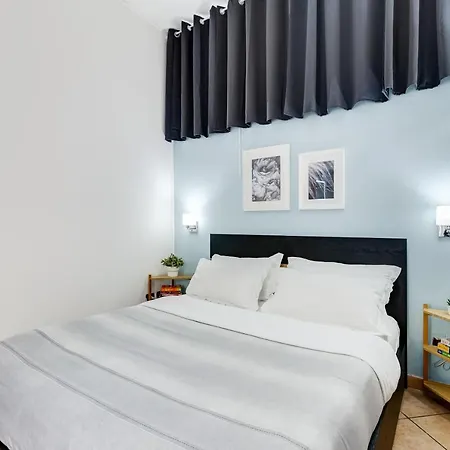 Apartment Coliseum *