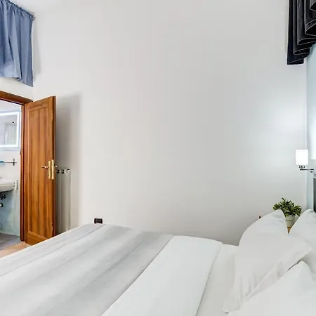 Apartment Coliseum *