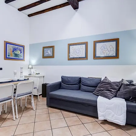 Apartment Coliseum *