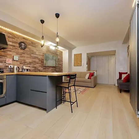Casina Degli Eroi * Roma