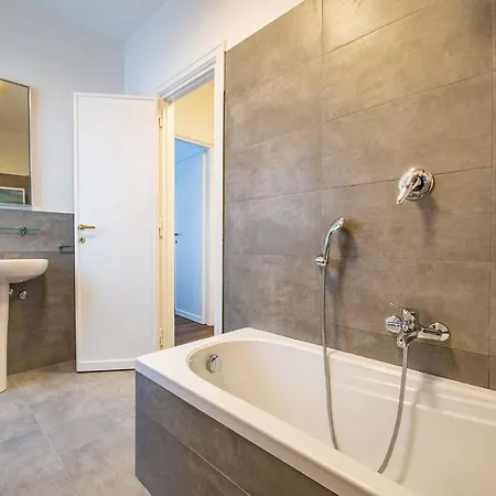My Vatican Place Apartment *