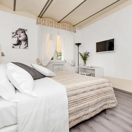 B&B White Colosseo 로마