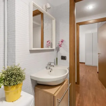 B&B White Colosseo 2*