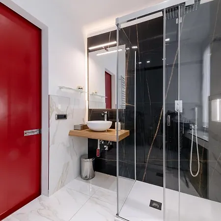 Saint Peter House Station Deluxe Apartment