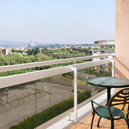 Courtyard By Marriott Park Hotel