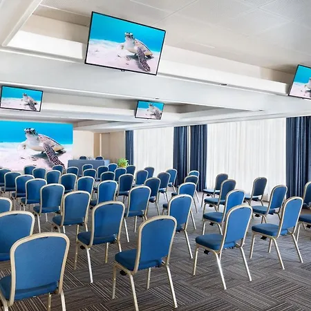 Courtyard By Marriott Park 4*