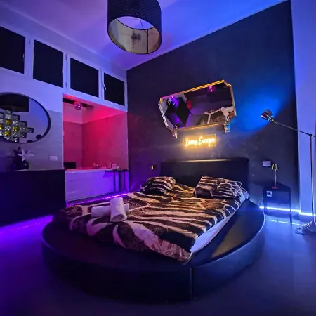 Apartment Lovers Excape - Adults Only