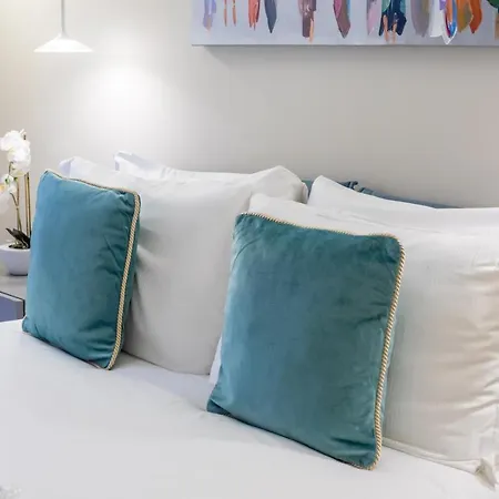 Elegantia Luxury