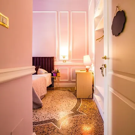 Hold - Luxury Bed & Breakfast 2*