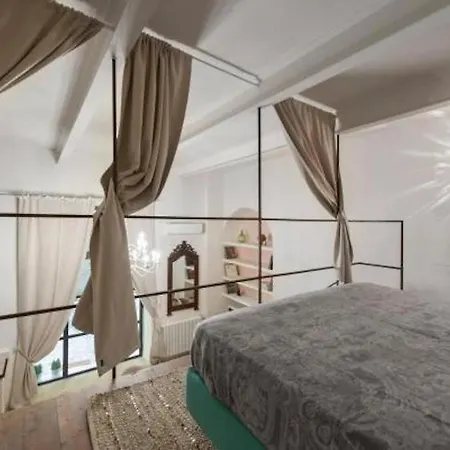 Shabby Loft In Colosseum Apartment Rome