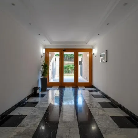 Casa Andrew New Rome
