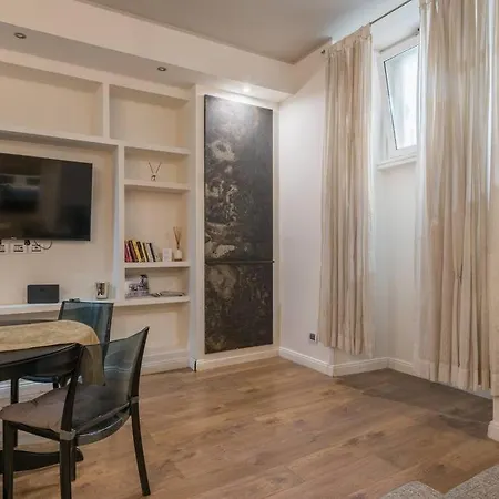 Apartamento La Luna Nel Pozzo A Roma