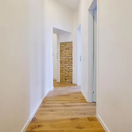Remuria Domus Apartment *