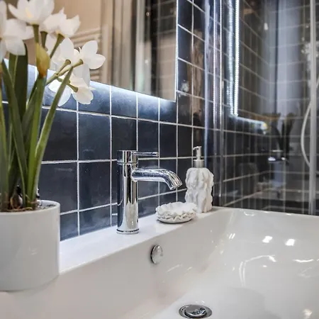 Casa 3 Santi, Your Contemporary In Apartament *