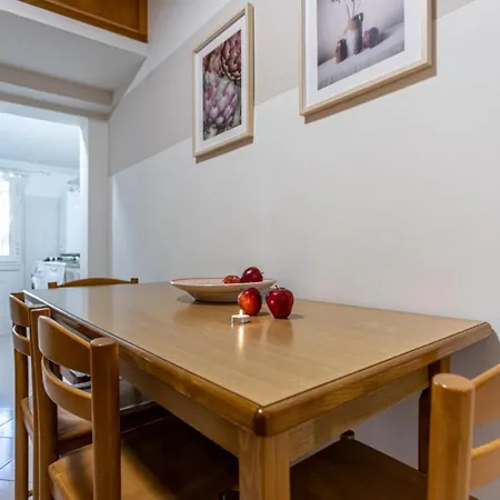 Apartment Bubbles A Piazza Trilussa In Trastevere *