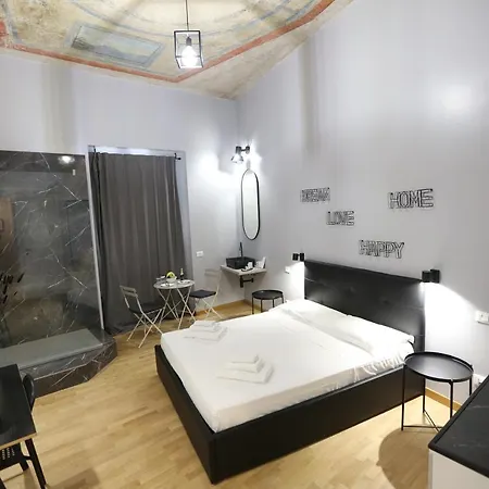Kiss Me Luxury Bed & Breakfast Rome