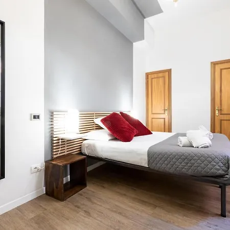 Toniolo Two Bedroom Two Bath Apartment Rome