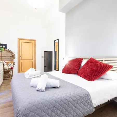 Toniolo Two Bedroom Two Bath * Rome